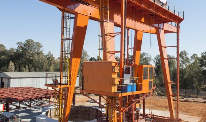 When To Use Portal Crane Systems Instead Of Overhead Cranes