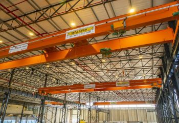 CRANES SPEED UP GRAIN-PLANTER PRODUCTION